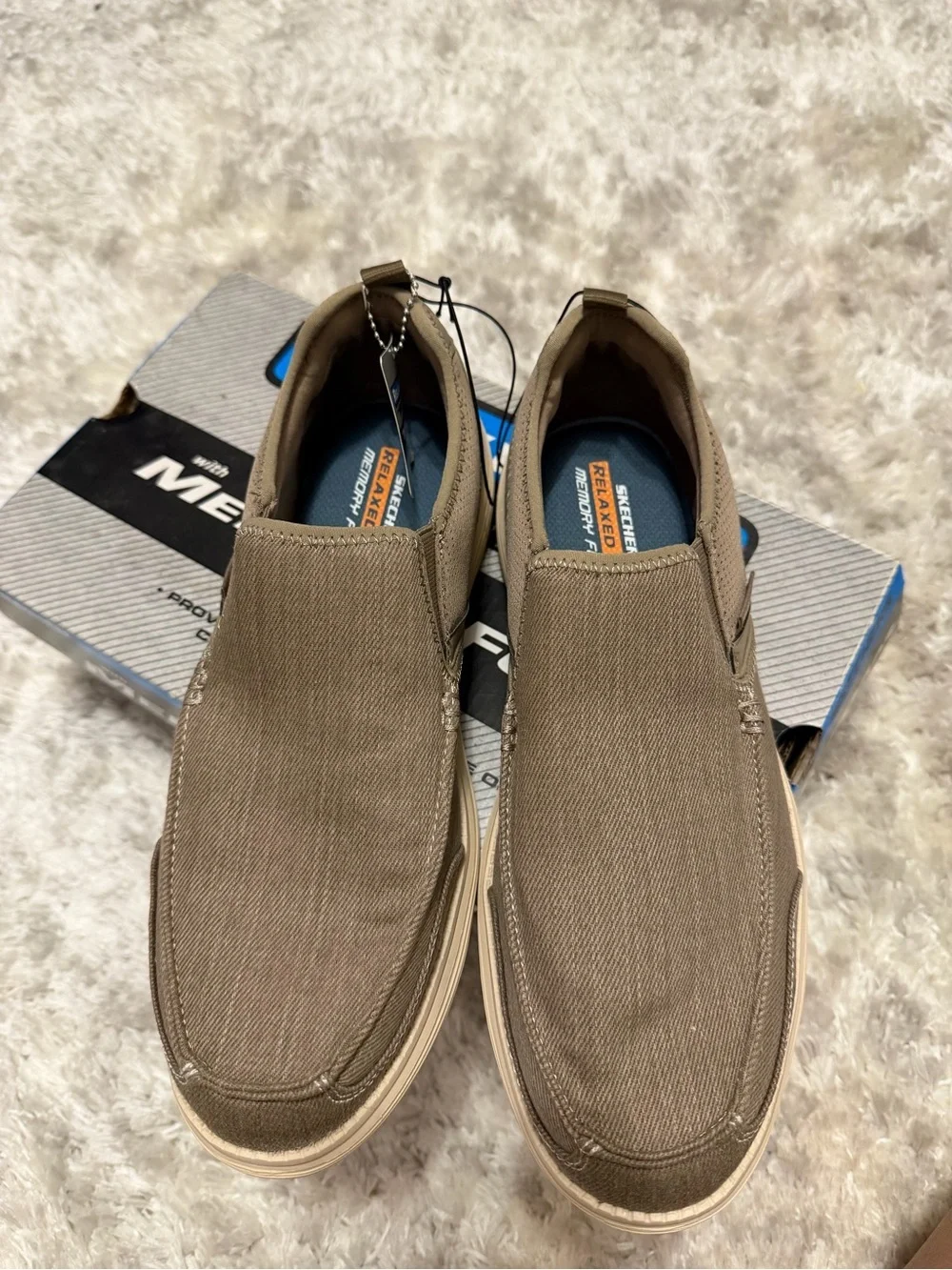 Men’s Skechers casual Slip-On Sneakers “Relaxed fit , memory foam “ new in box